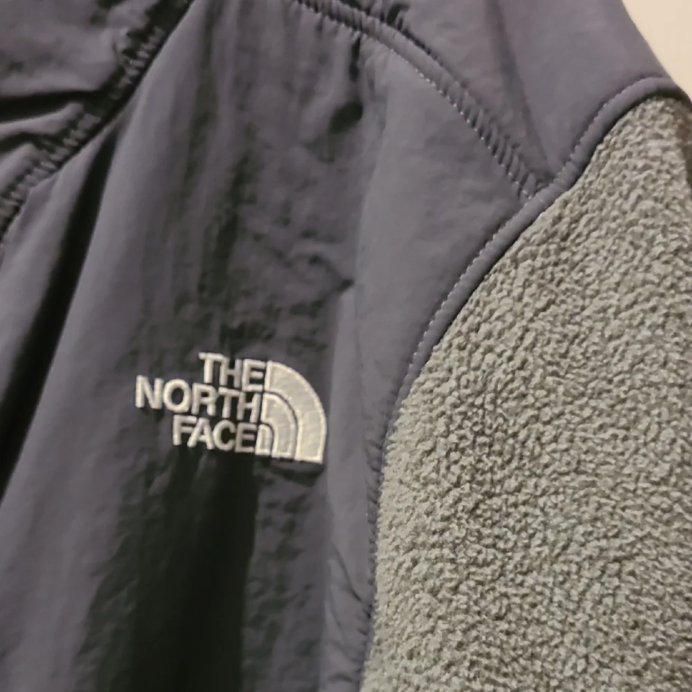 Kid's Two-Tone Jacket - Picture 3 of 7